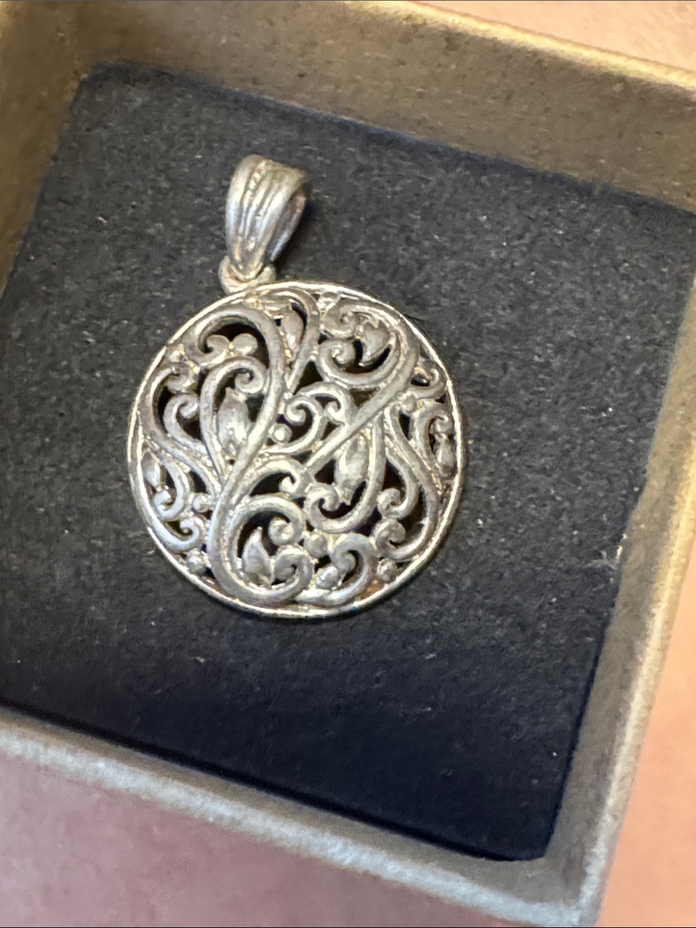 Ornate Filigree Round Pendant Necklace - Silver Tone